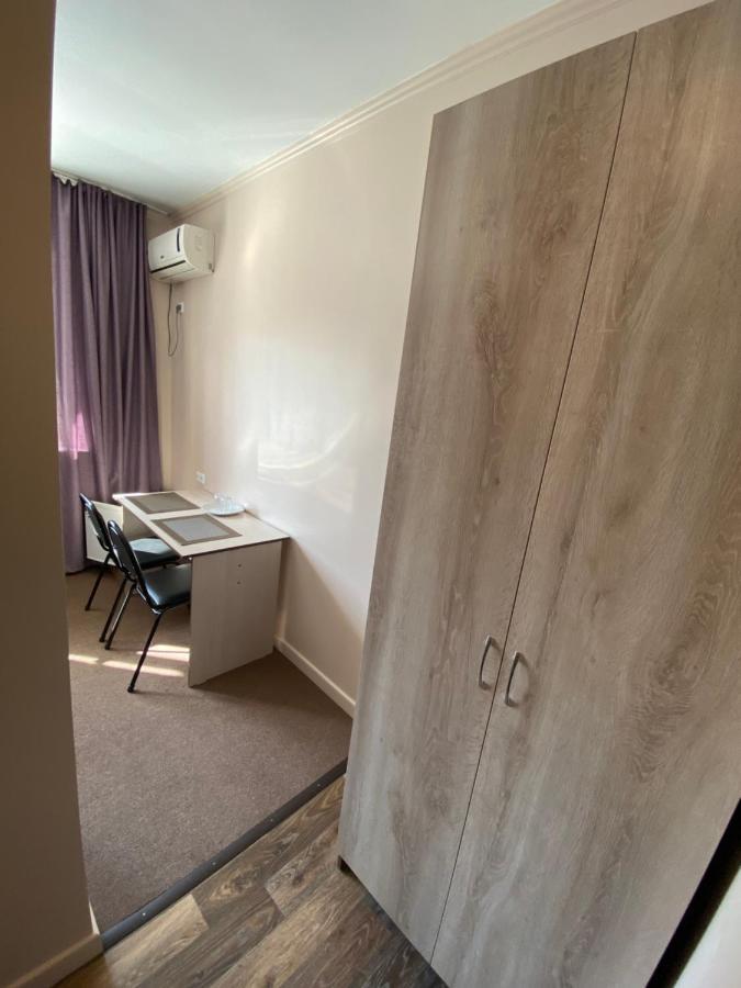 Ulpan Mini Hotel Astana Luaran gambar