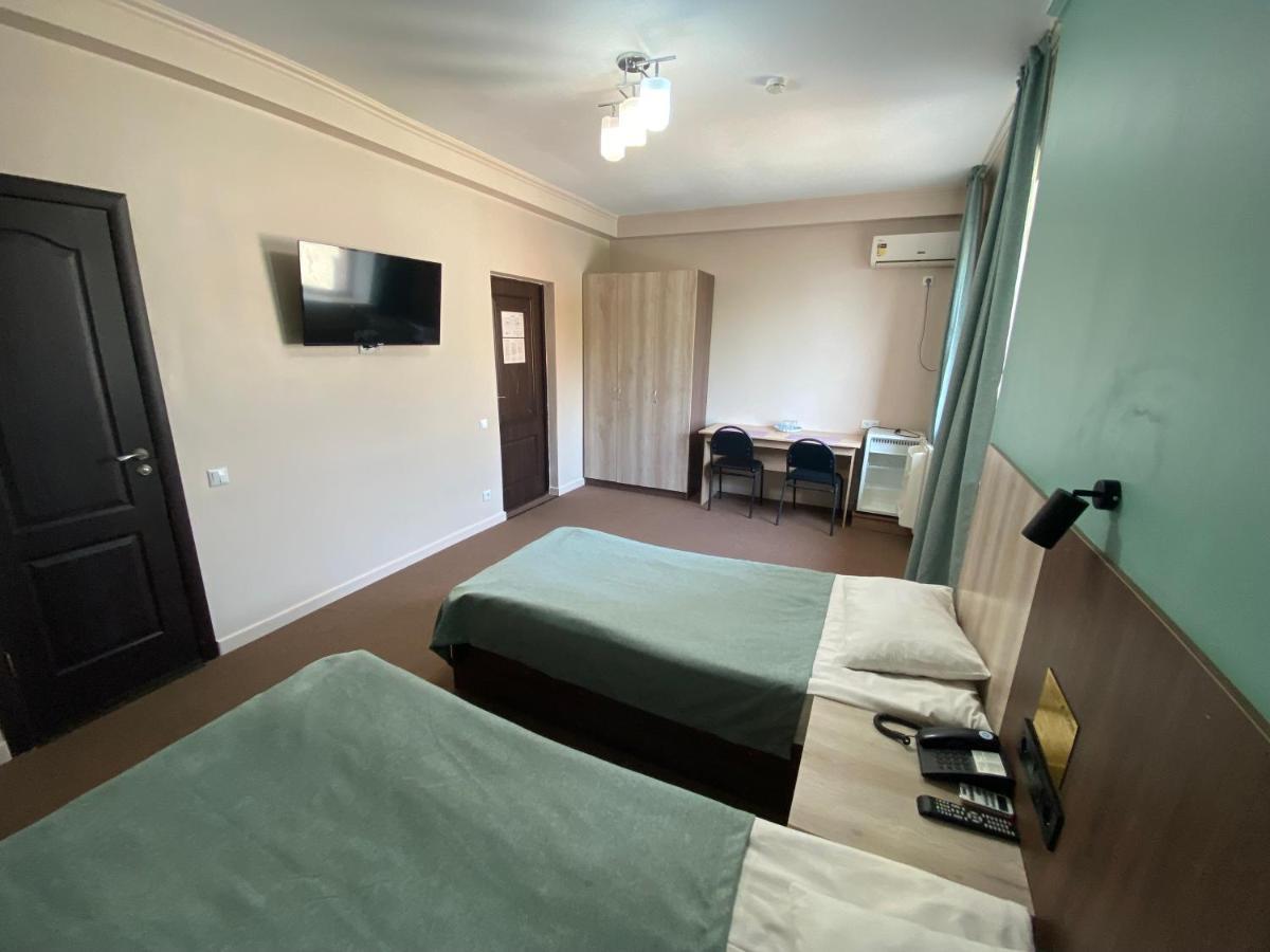 Ulpan Mini Hotel Astana Luaran gambar