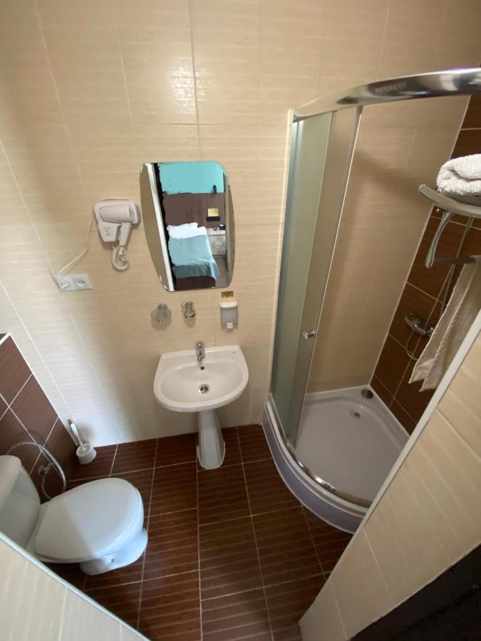 Ulpan Mini Hotel Astana Luaran gambar