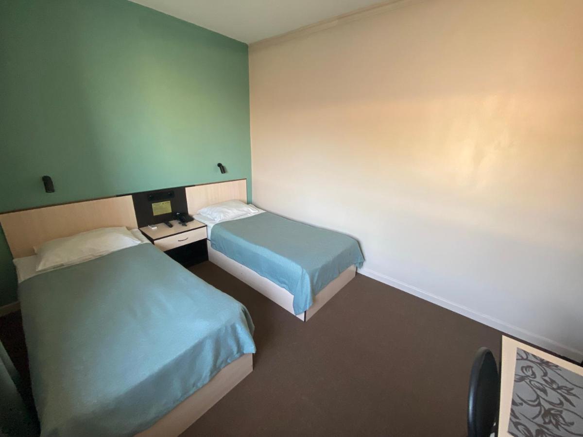 Ulpan Mini Hotel Astana Luaran gambar