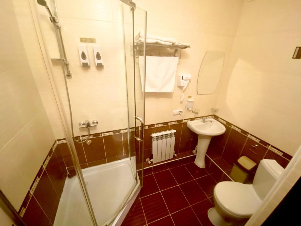 Ulpan Mini Hotel Astana Luaran gambar