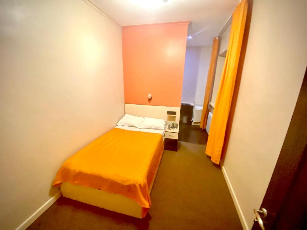 Ulpan Mini Hotel Astana Luaran gambar