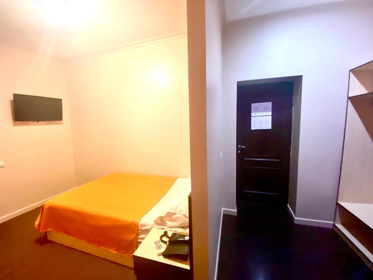 Ulpan Mini Hotel Astana Luaran gambar