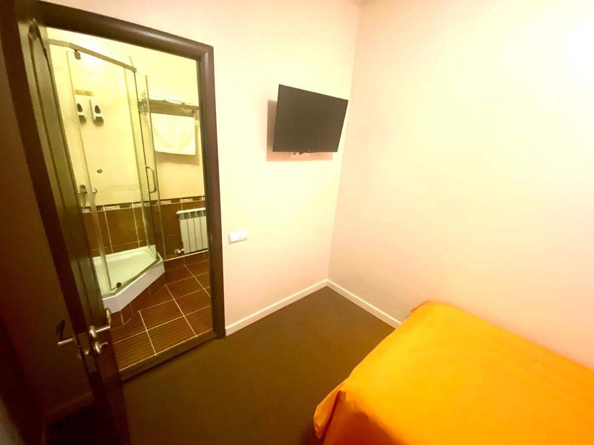 Ulpan Mini Hotel Astana Luaran gambar