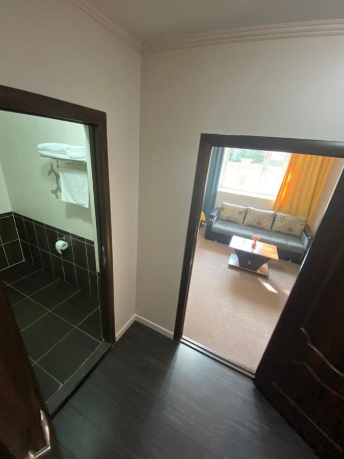 Ulpan Mini Hotel Astana Luaran gambar
