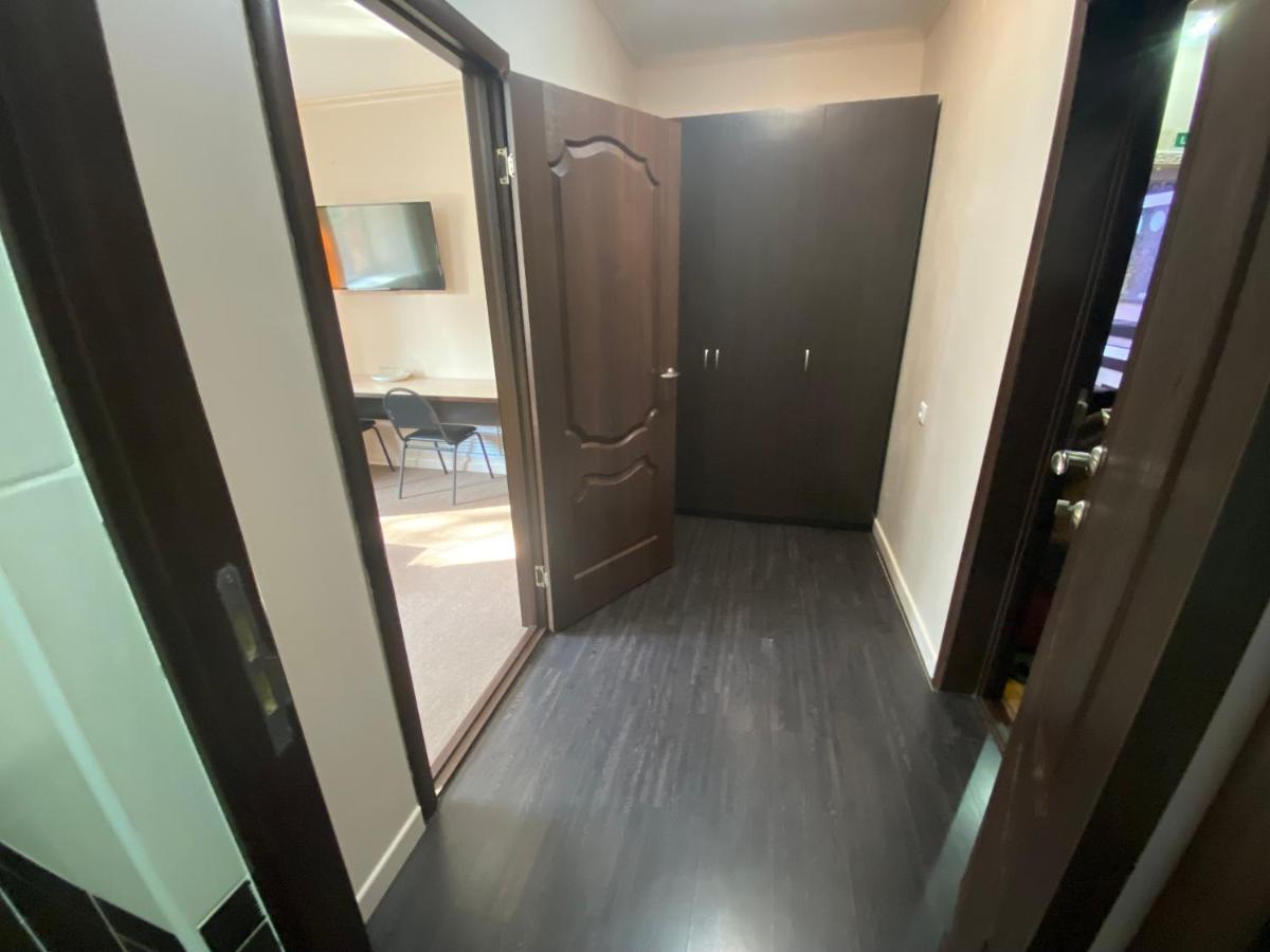 Ulpan Mini Hotel Astana Luaran gambar