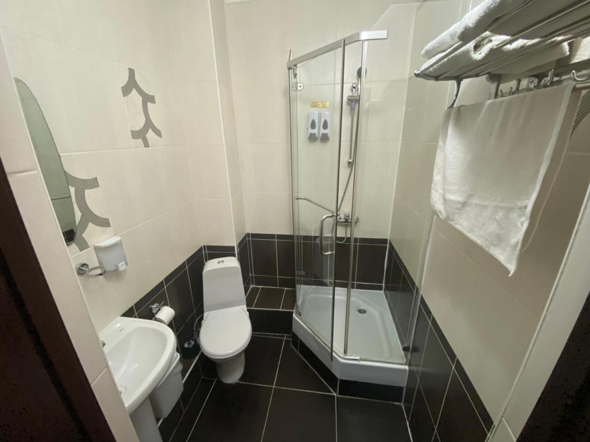 Ulpan Mini Hotel Astana Luaran gambar