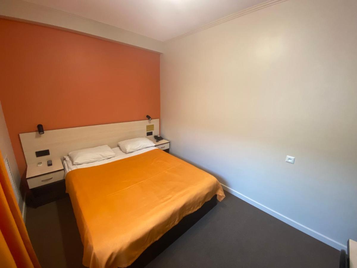 Ulpan Mini Hotel Astana Luaran gambar