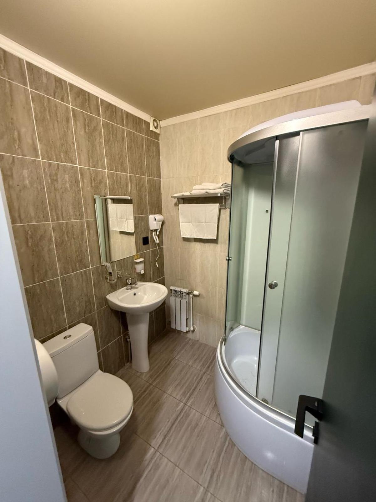 Ulpan Mini Hotel Astana Luaran gambar